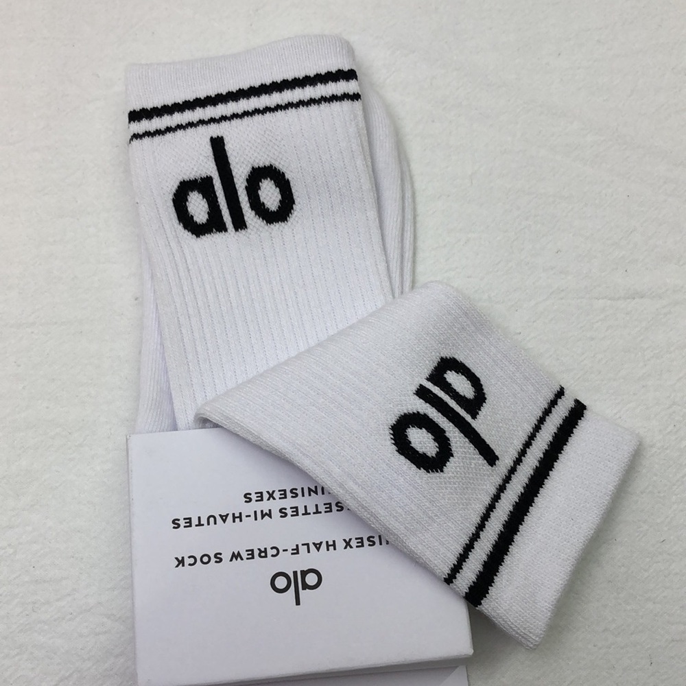 🎆HOT🎆 ALO Yoga Socks 2 Pairs - Picture 5 of 6